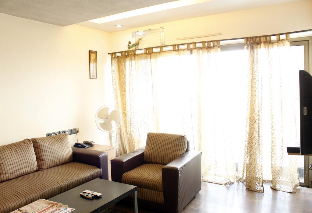 Laurent & Benon Luxury Service Apartment - Bandra مومباي الغرفة الصورة
