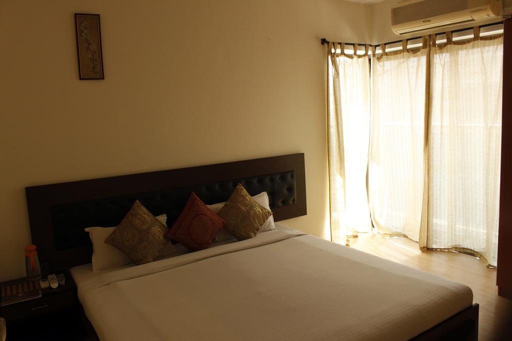 Laurent & Benon Luxury Service Apartment - Bandra مومباي الغرفة الصورة