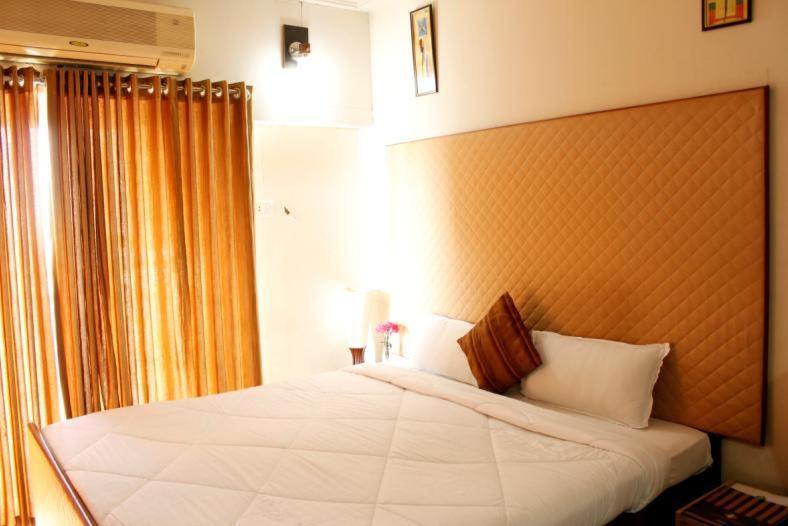 Laurent & Benon Luxury Service Apartment - Bandra مومباي المظهر الخارجي الصورة